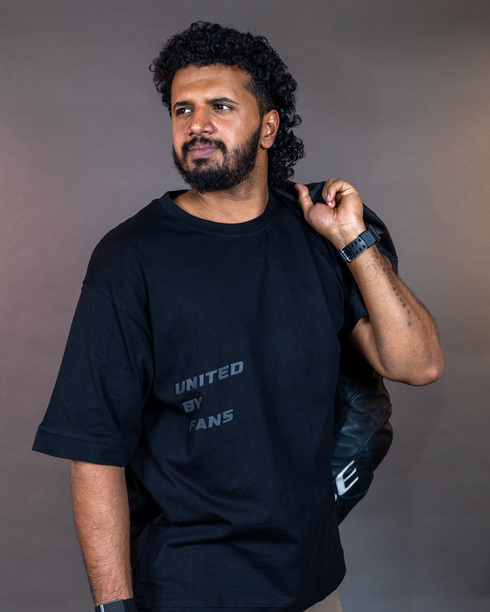 Essentials Minimal Black - United By Fans
