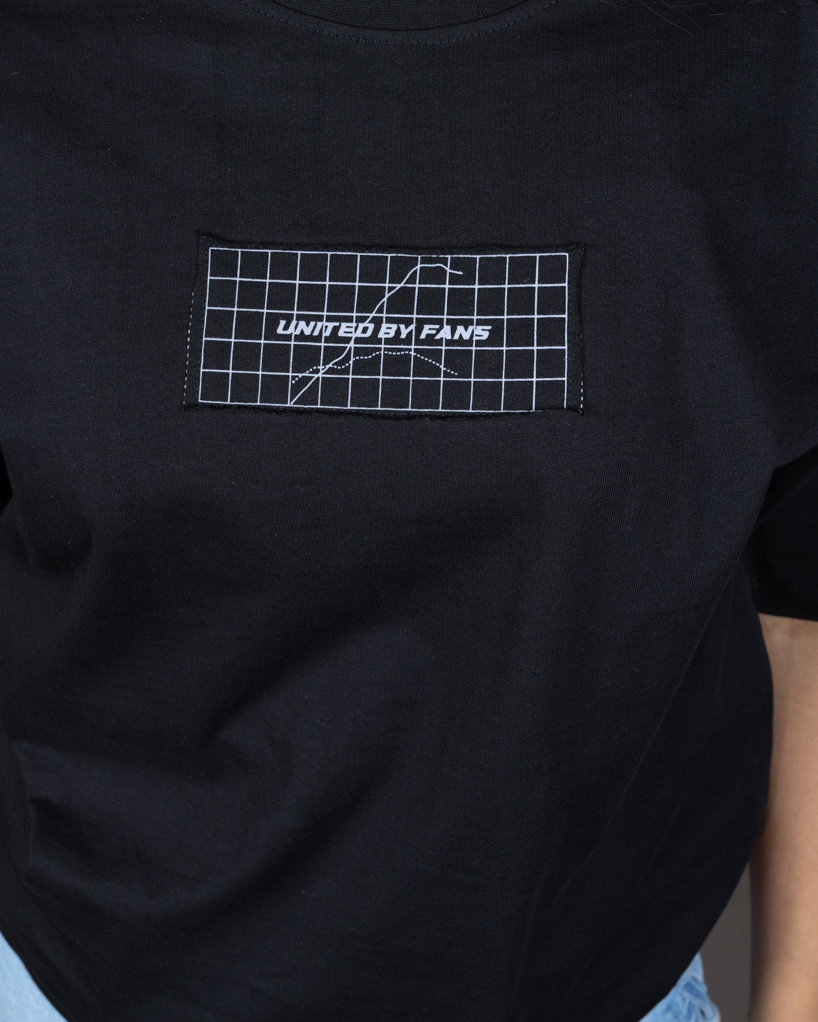 IL4 Minimal Black - United By Fans