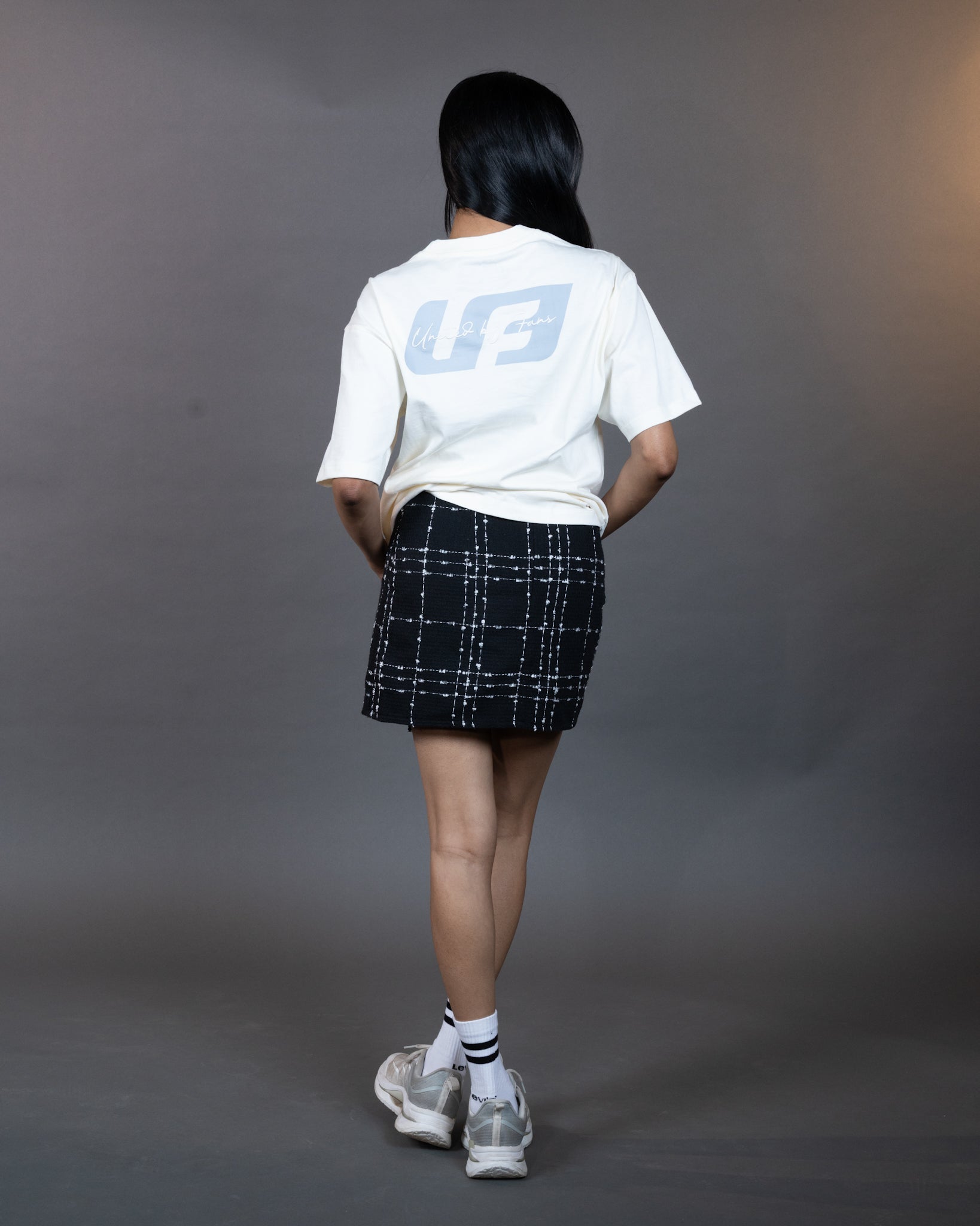 IL4 Minimal White - United By Fans